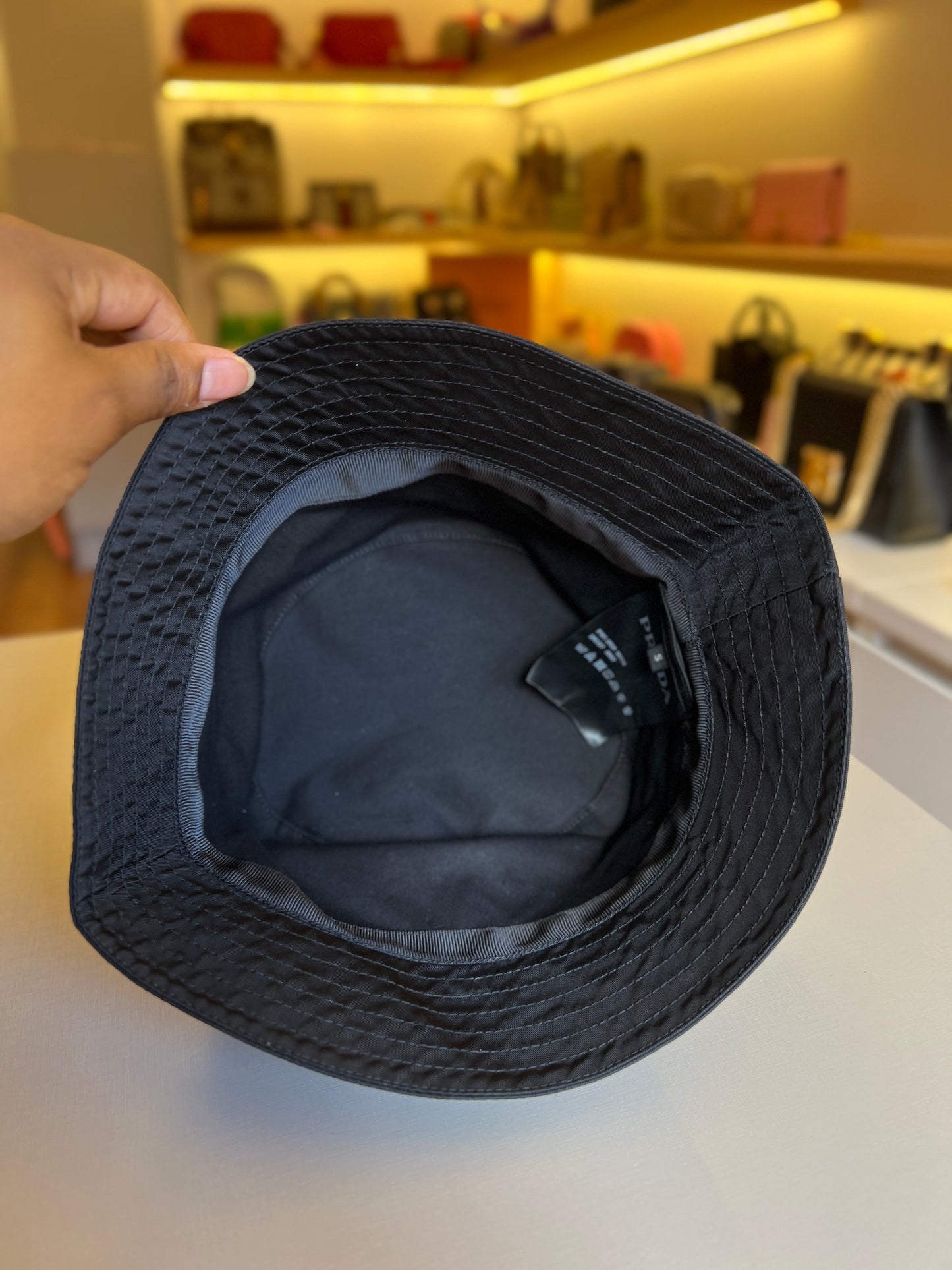 Bucket Hat Prada Nylon Preto