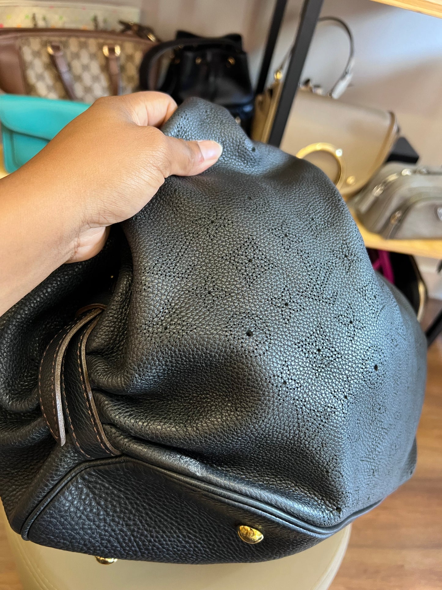 Louis Vuitton Mahina Large Preta