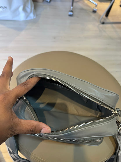 Prada Câmera Bag Verniz Cinza