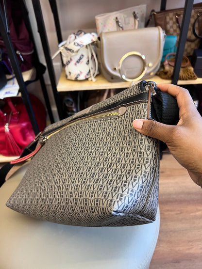 Victor Hugo Messenger Monograma