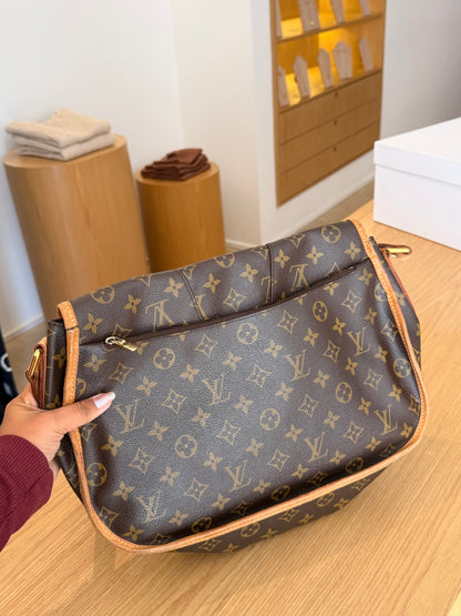 Louis Vuitton Monograma Menilmontant MM