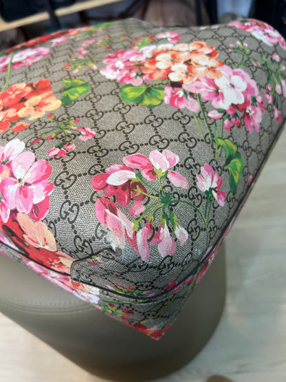Gucci GG Supreme Blooms Reversible Tote