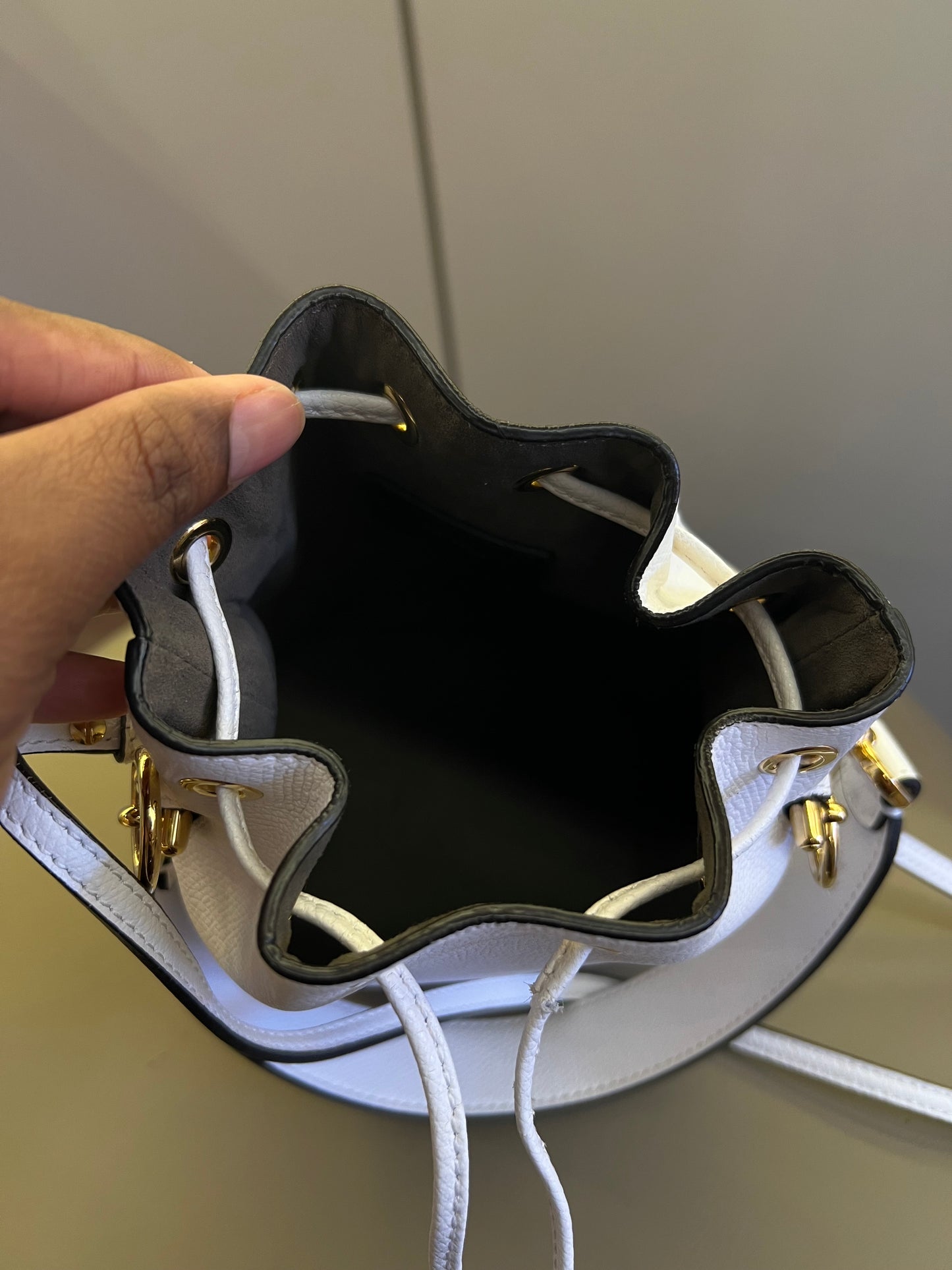 Fendi Mon Tresor Bucket Branca