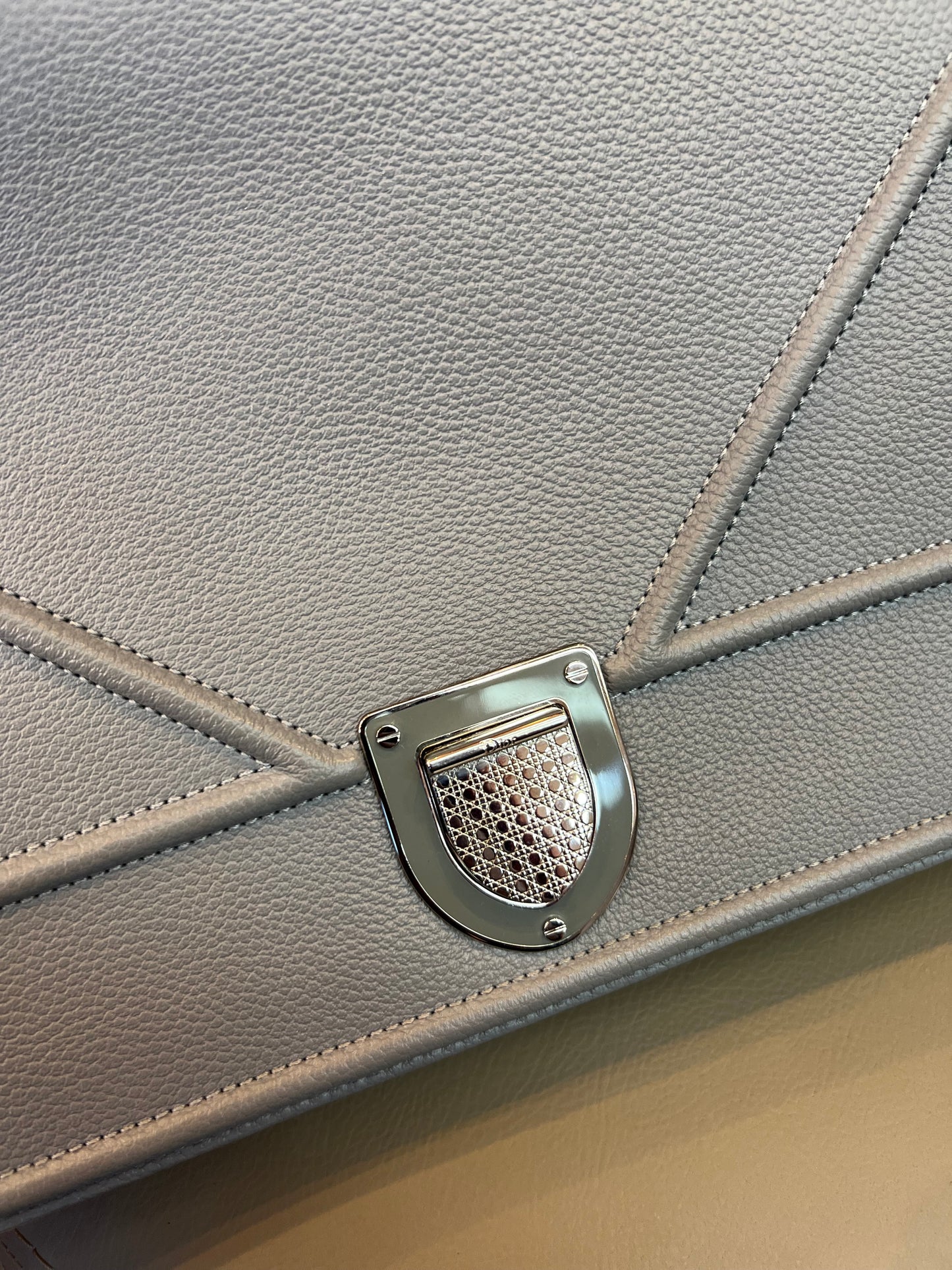 Christian Dior Diorama Couro Cinza