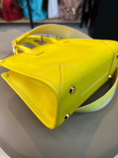 MCM Mini Tonal Logo Amarela