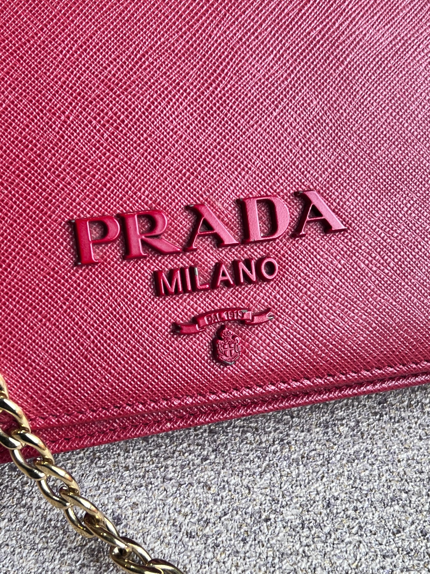Prada Monograma Chain Vermelha