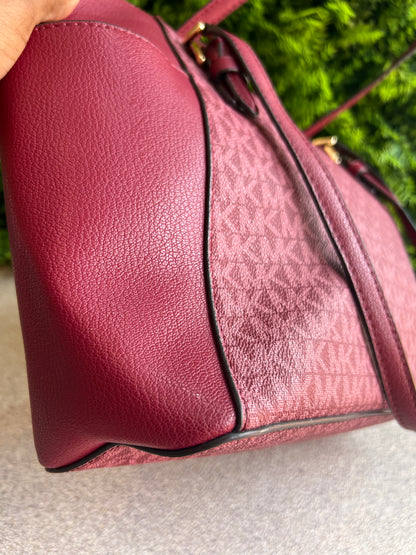 Michael Kors Charlotte Shopping Logo
