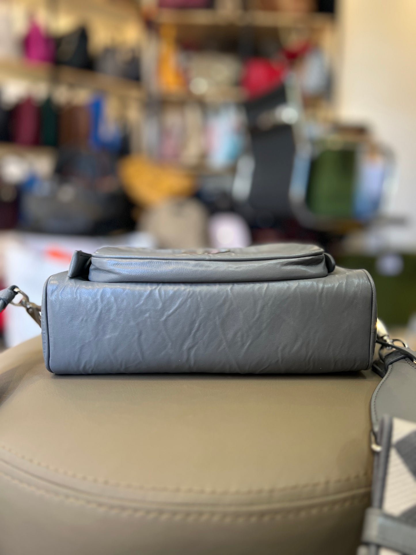 Prada Câmera Bag Verniz Cinza