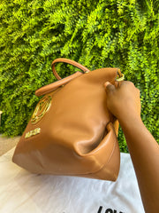 Bolsa Love Moschino Caramelo