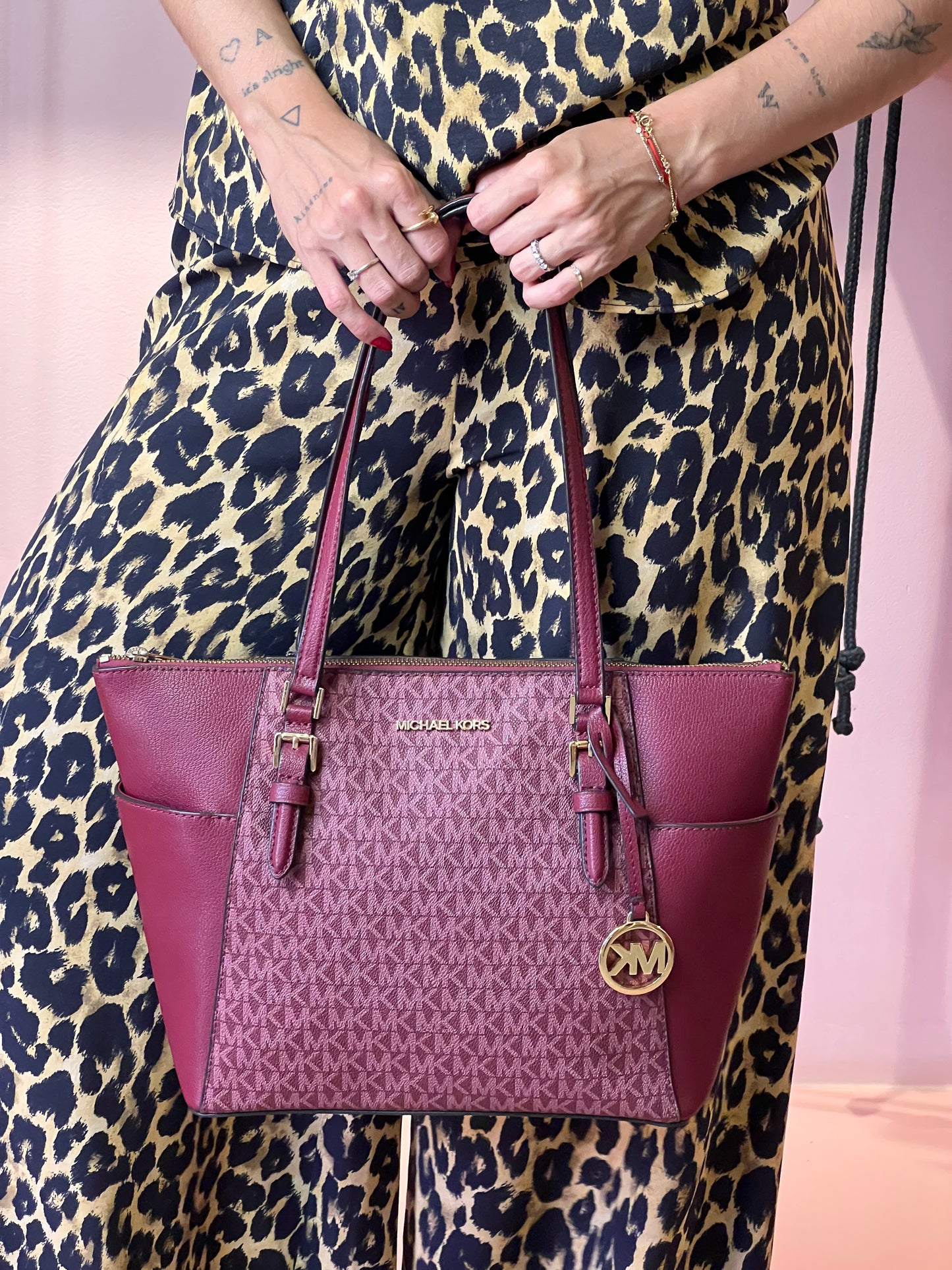 Michael Kors Charlotte Shopping Logo