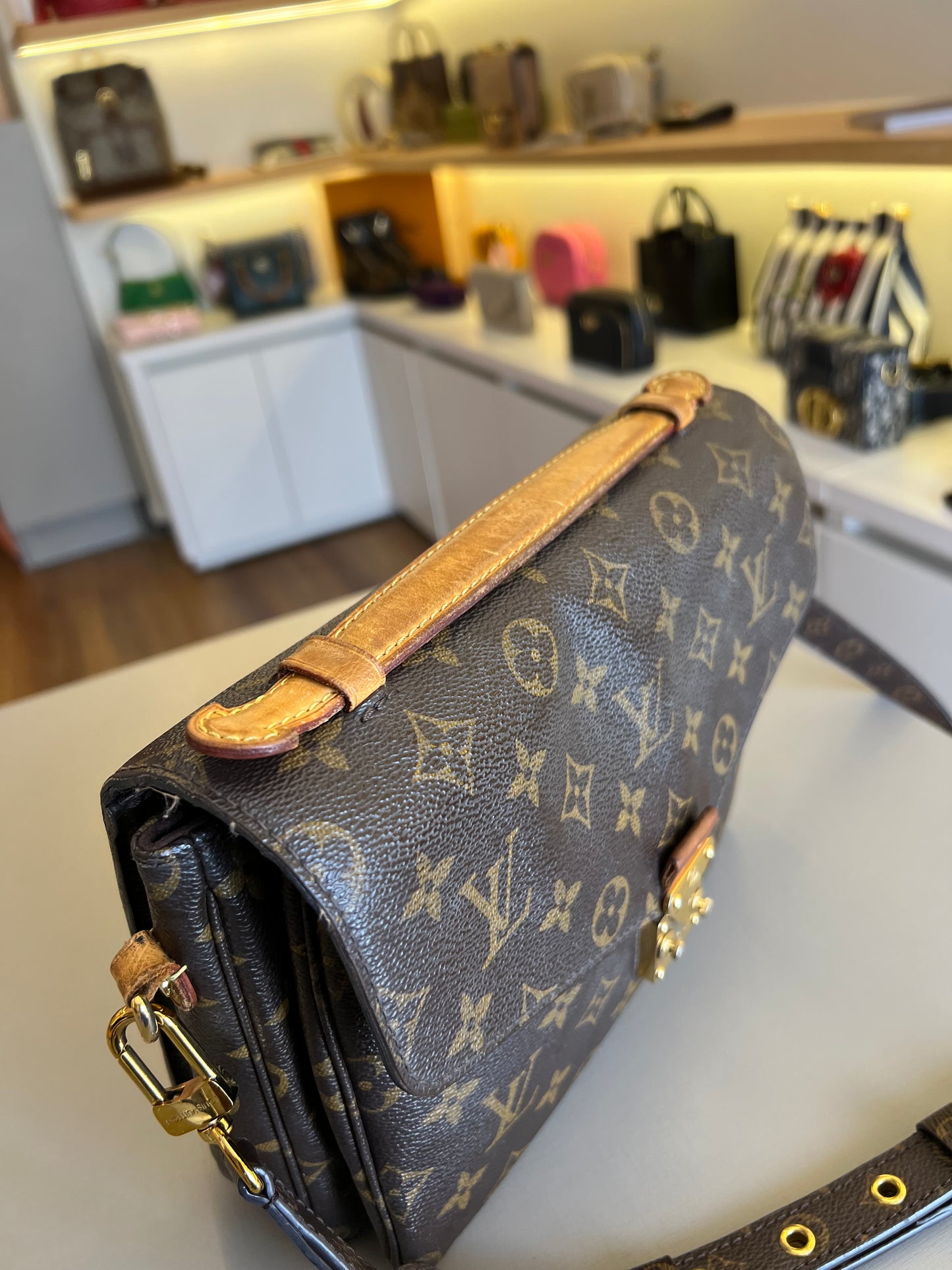 Louis Vuitton Pochette Métis Monograma