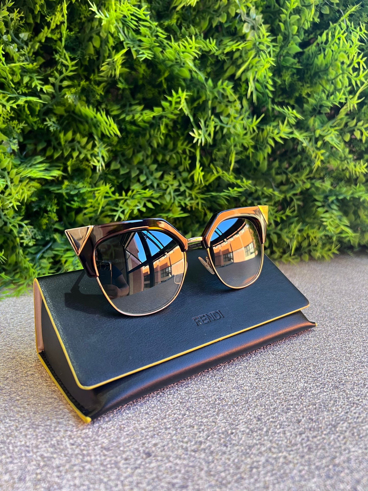 Óculos de Sol Fendi Tortoise