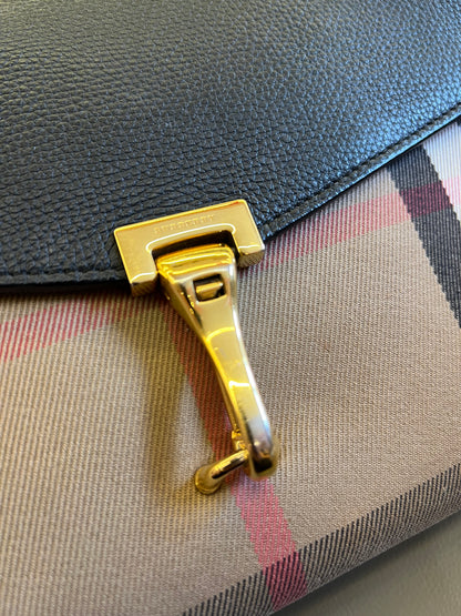 Burberry Macken Check Preta