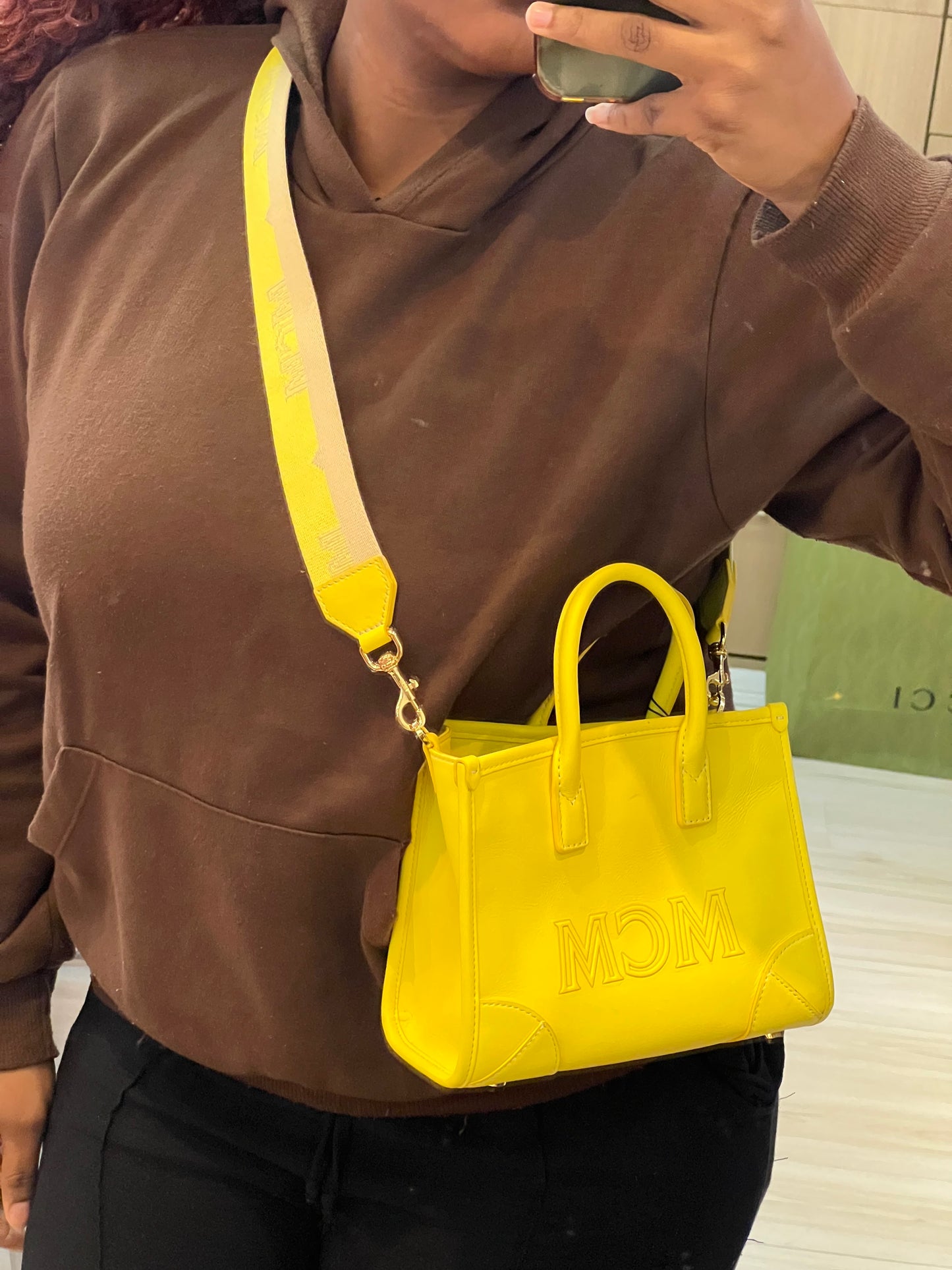 MCM Mini Tonal Logo Amarela