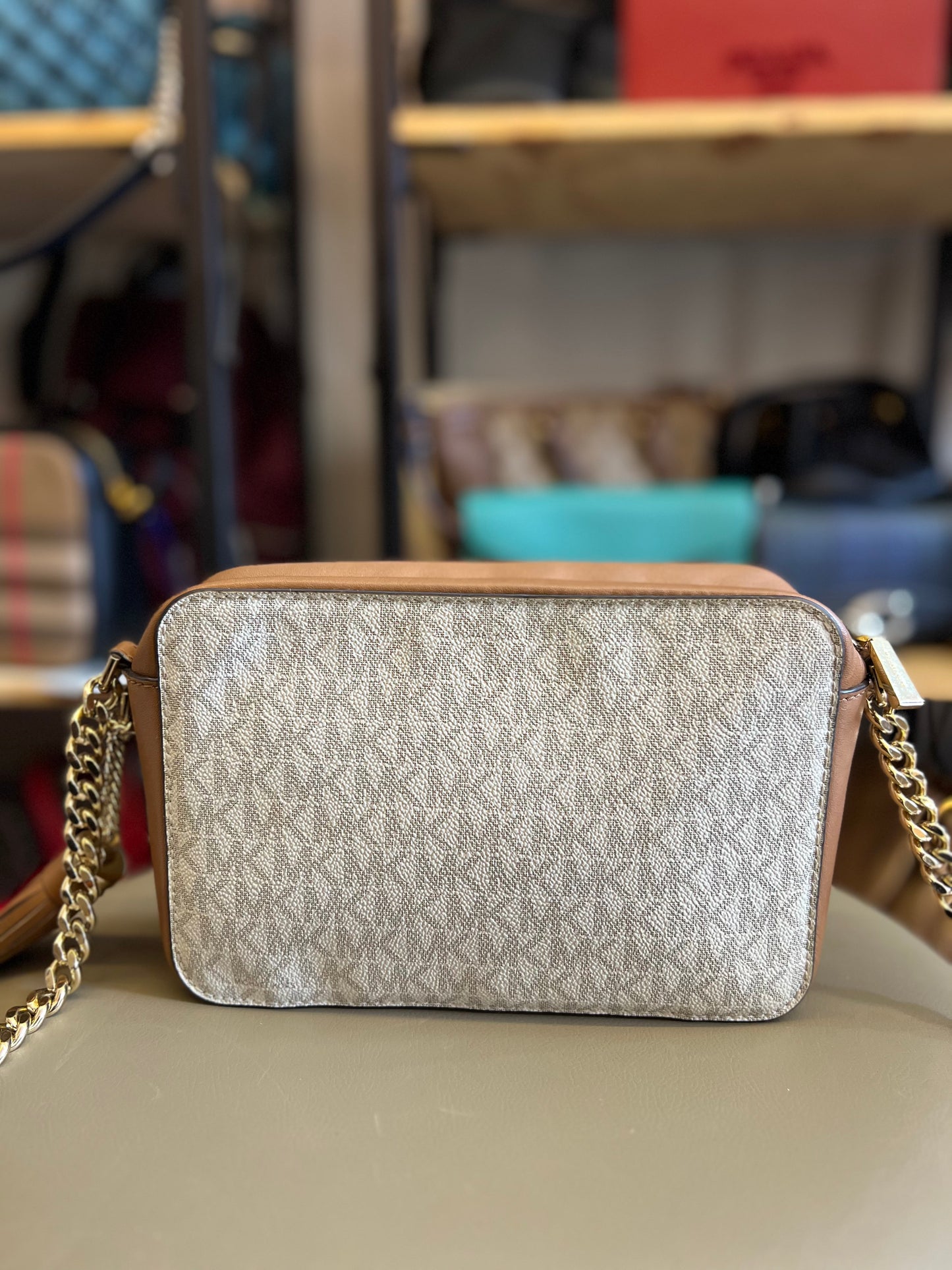 Michael Kors Câmera Bag Monograma