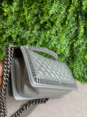 Chanel Boy Metallic Prateada