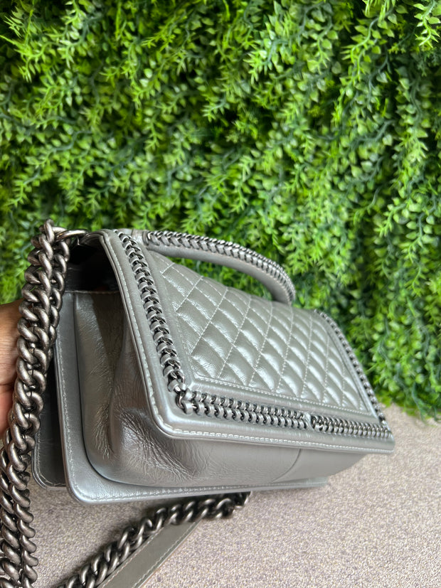 Chanel Boy Metallic Prateada