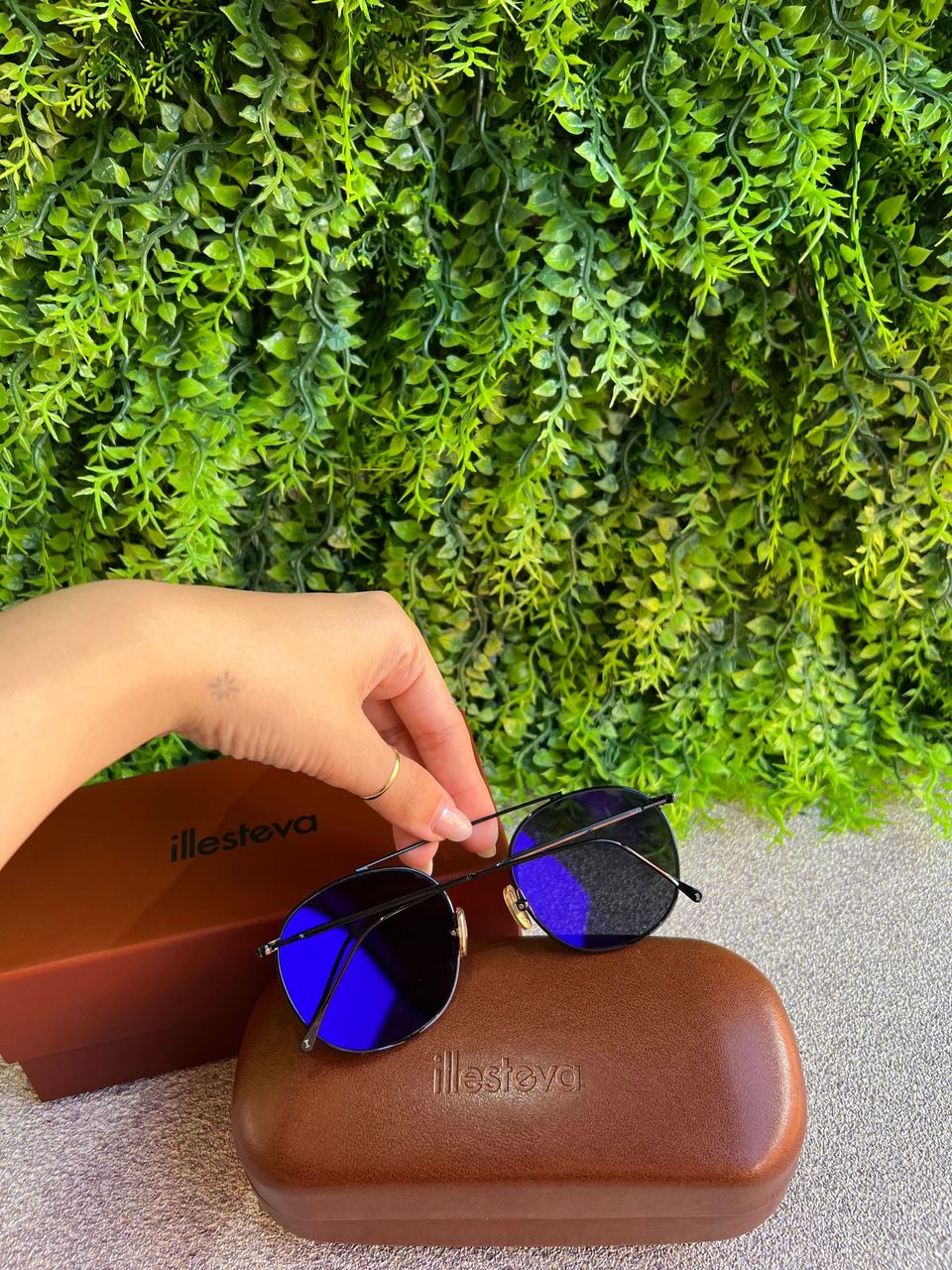 Óculos de Sol Illesteva Preto