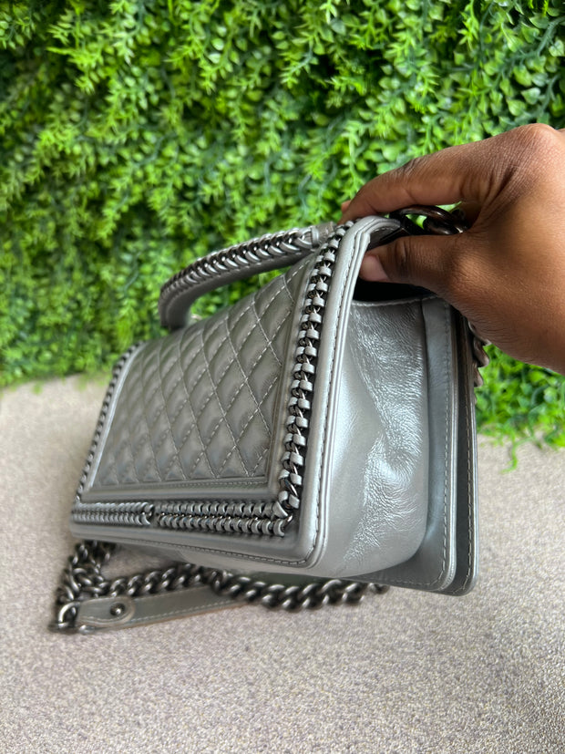 Chanel Boy Metallic Prateada