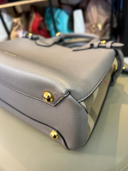 Burberry Banner Small Cinza