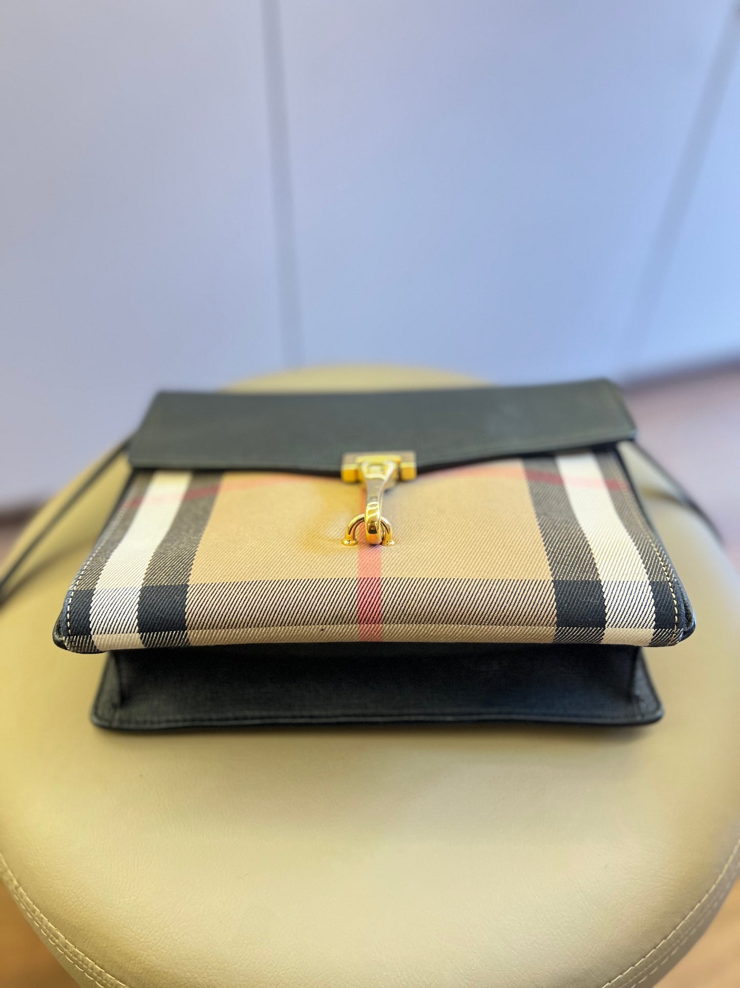 Burberry Macken Check Preta