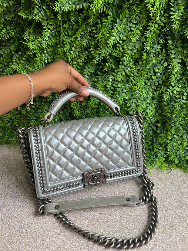 Chanel Boy Metallic Prateada