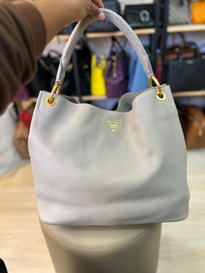 Prada Vitello Daino Cinza