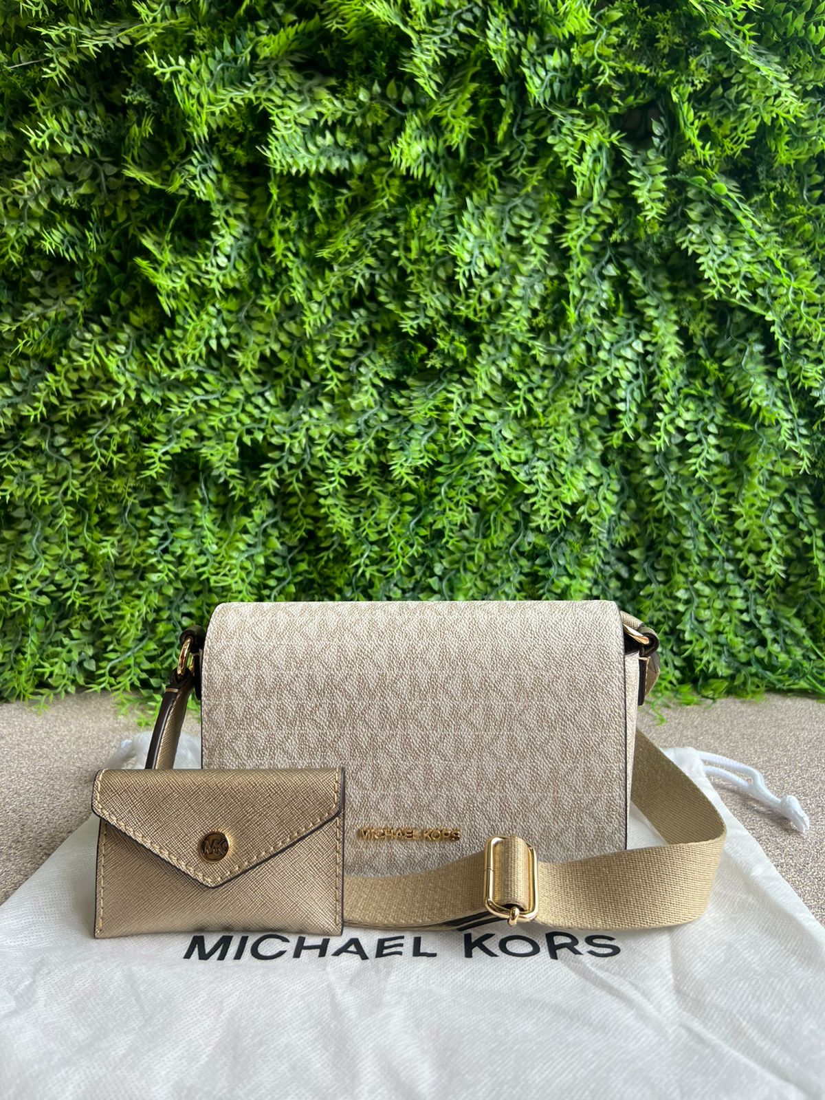Michael Kors Jet Set Travel Off White