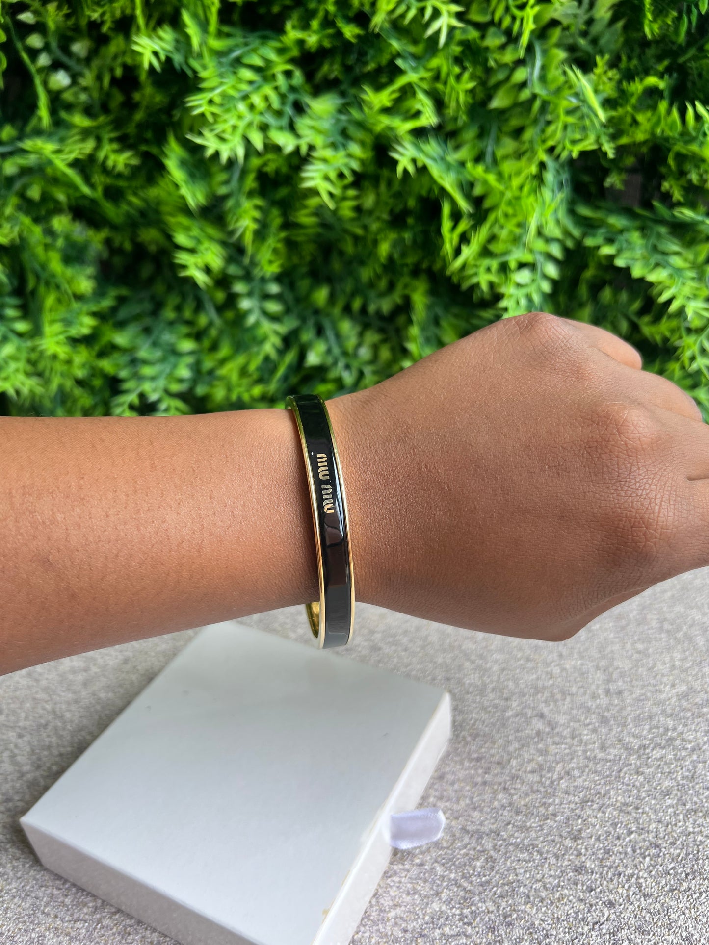 Bracelete Miu Miu Preto & Dourado