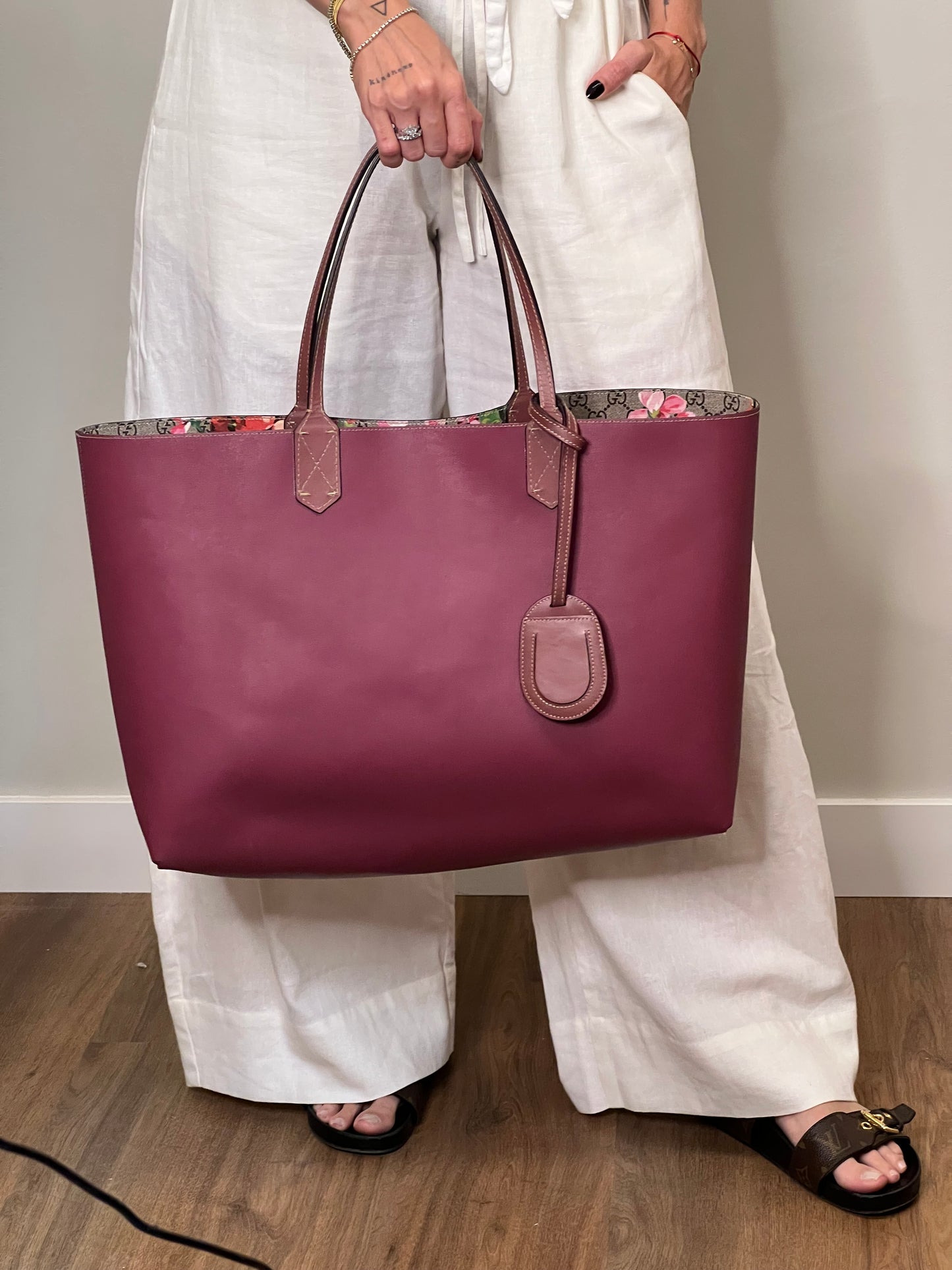 Gucci GG Supreme Blooms Reversible Tote