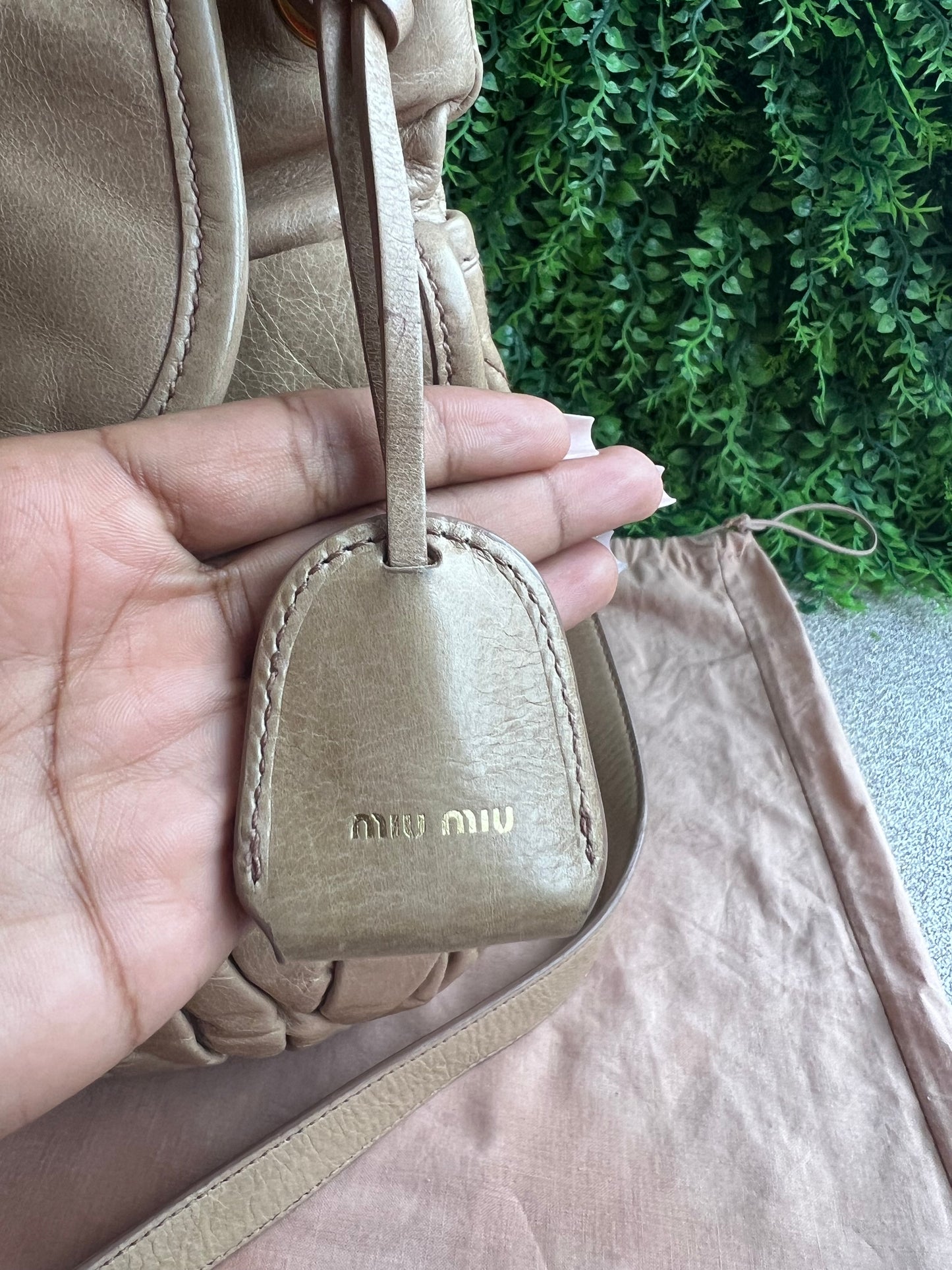 Miu Miu Matelassê Hobo Bege