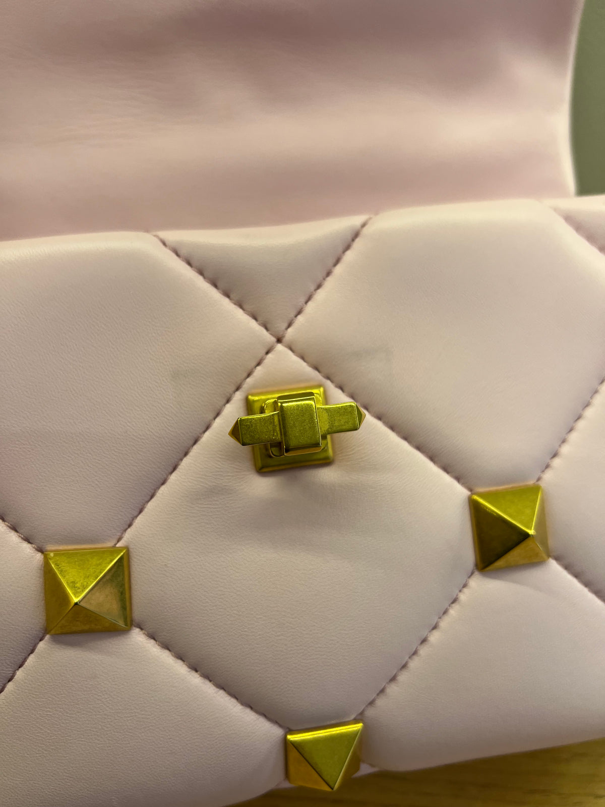 Valentino Roman Stud Média Rosa