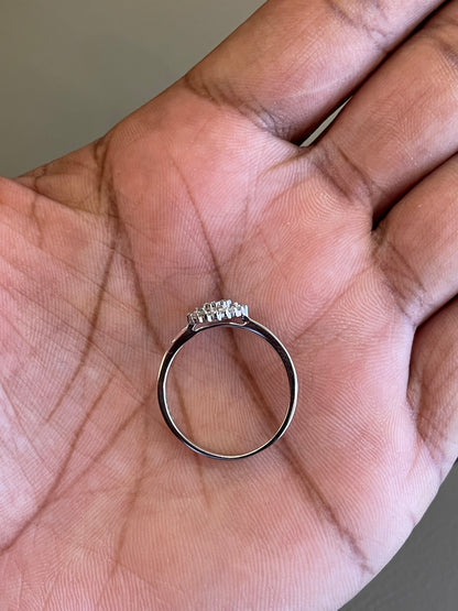 Anel Vivara Raiyah em ouro branco 18K com diamantes