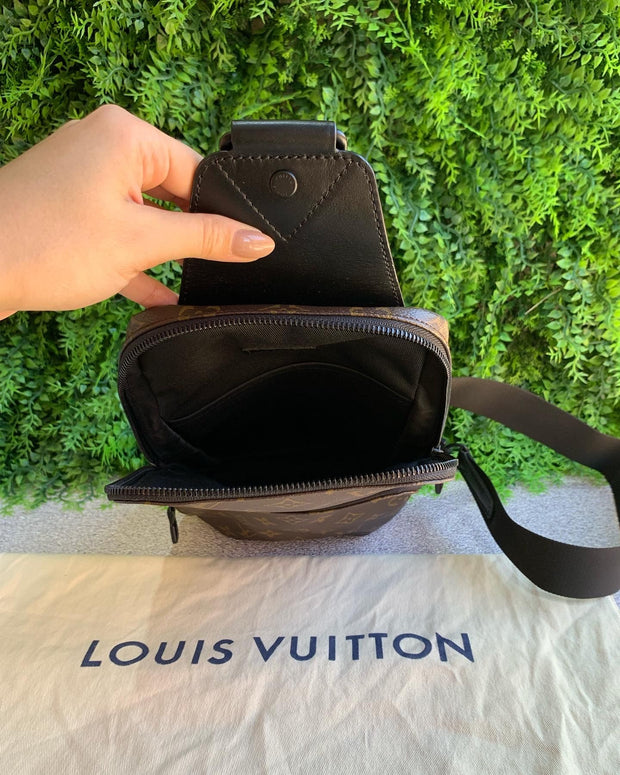 Louis Vuitton Sling Avenue