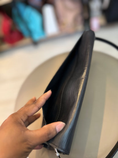 Louis Vuitton Pochette Couro EPI