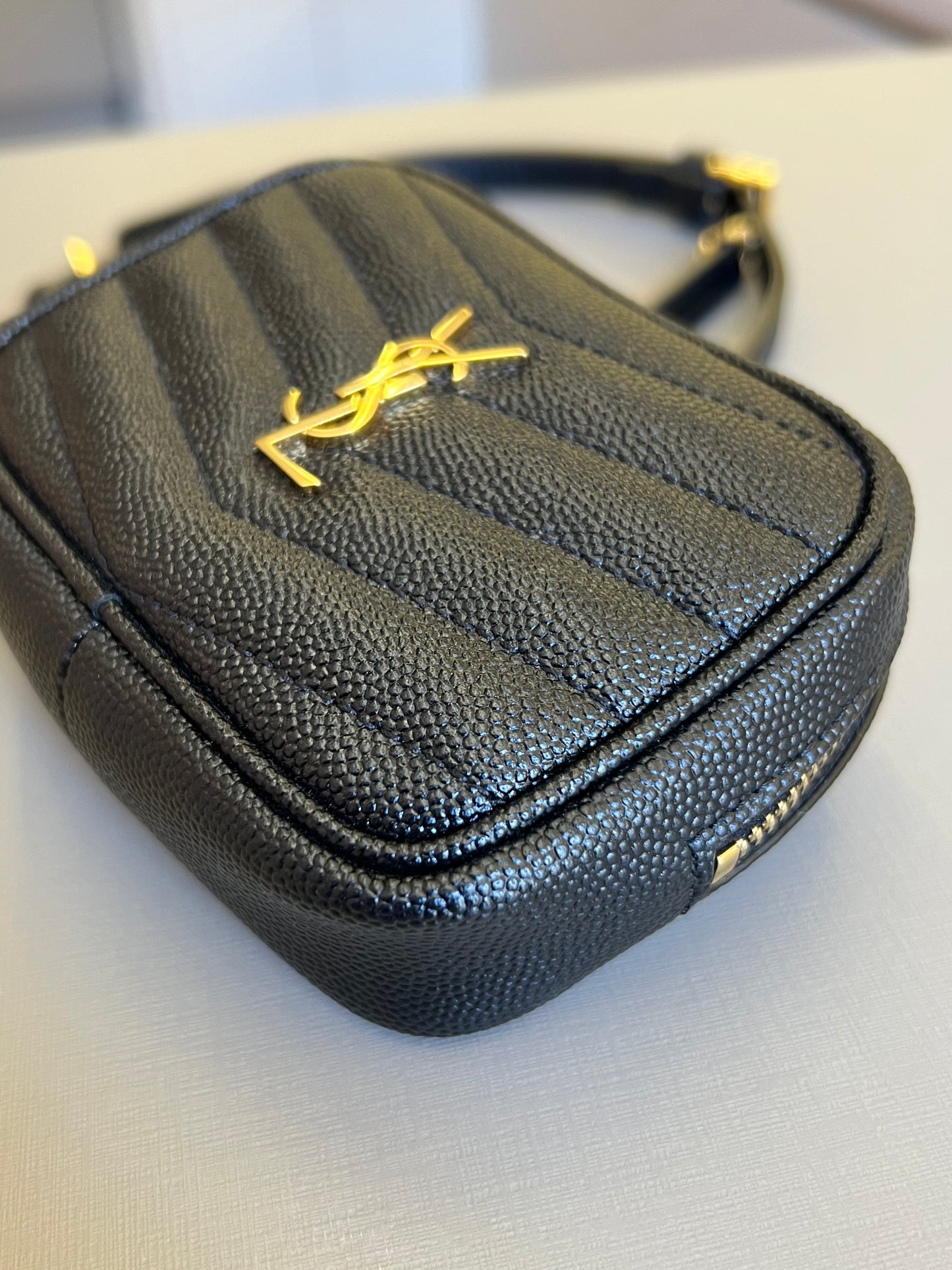 Saint Laurent Baby Lou Belt Bag Preta