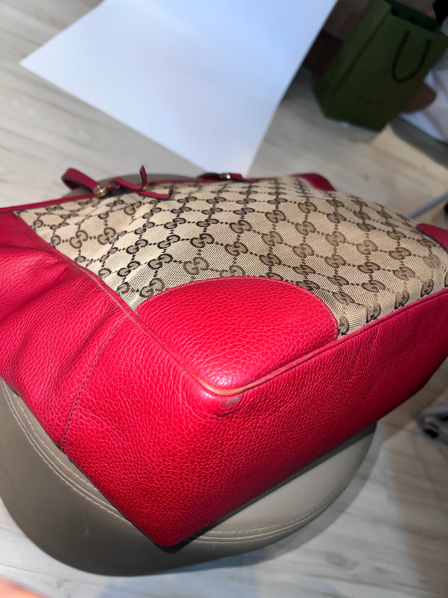 Gucci Bree Monograma Vermelha