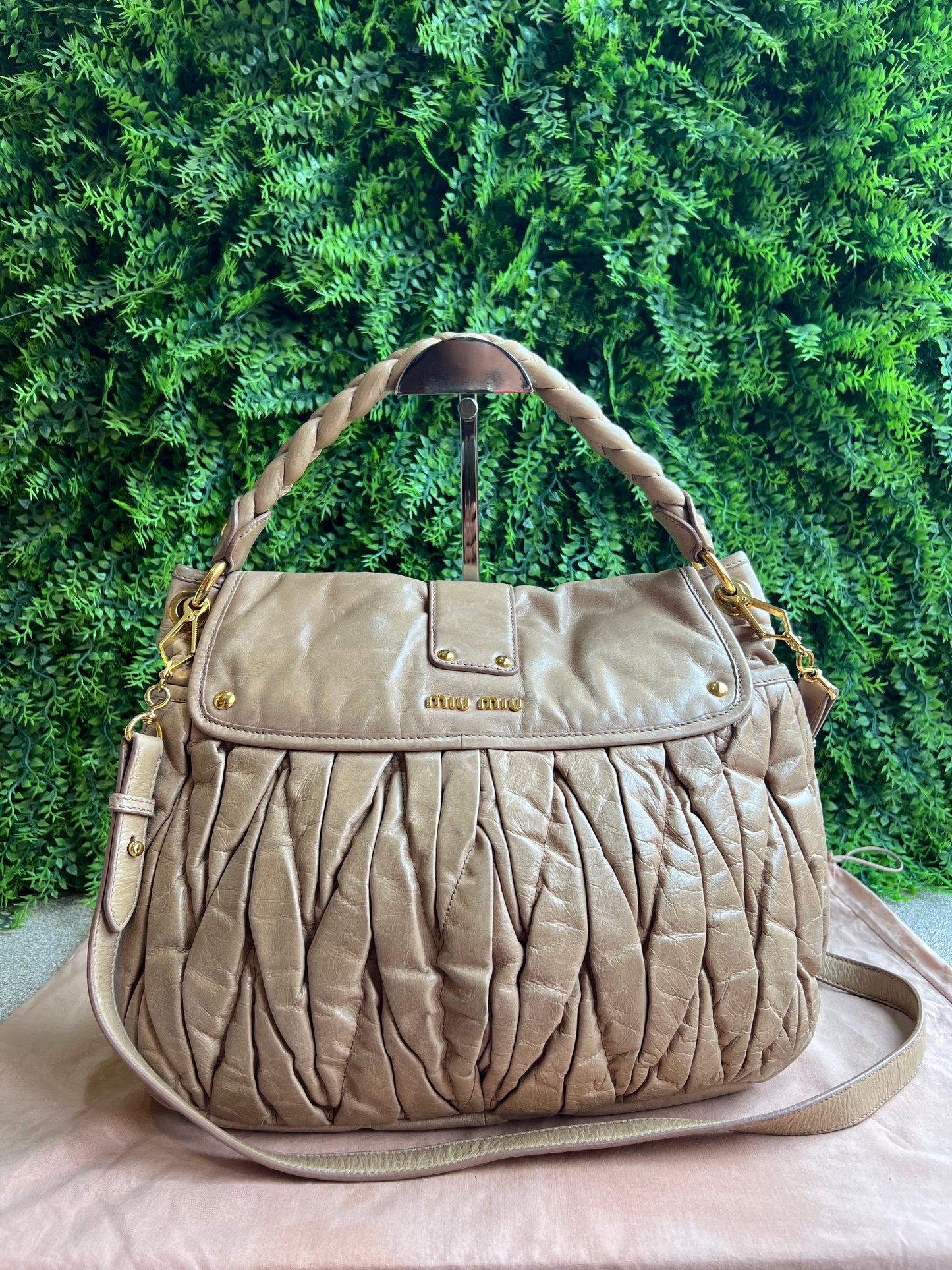 Miu Miu Matelassê Hobo Bege