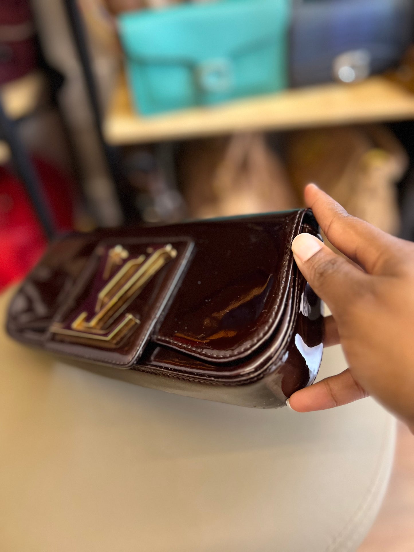 Clutch Louis Vuitton Logo Verniz