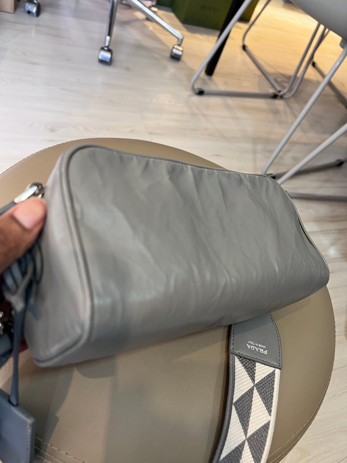 Prada Câmera Bag Verniz Cinza