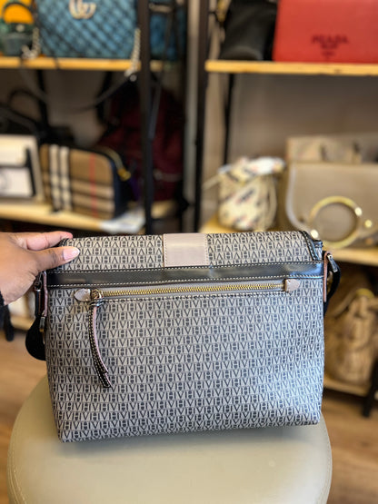 Victor Hugo Messenger Monograma