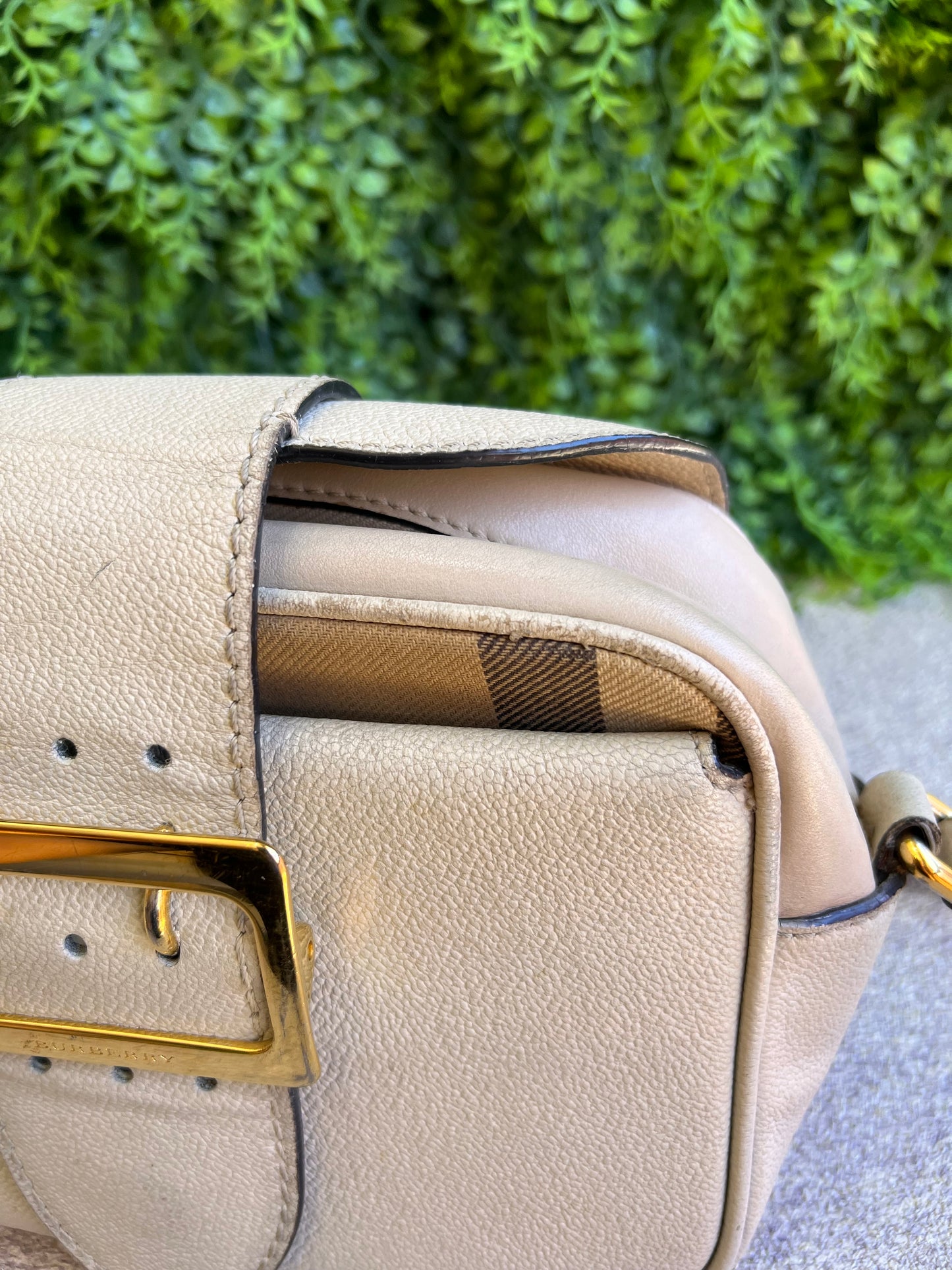 Burberry Buckle Câmera Bag