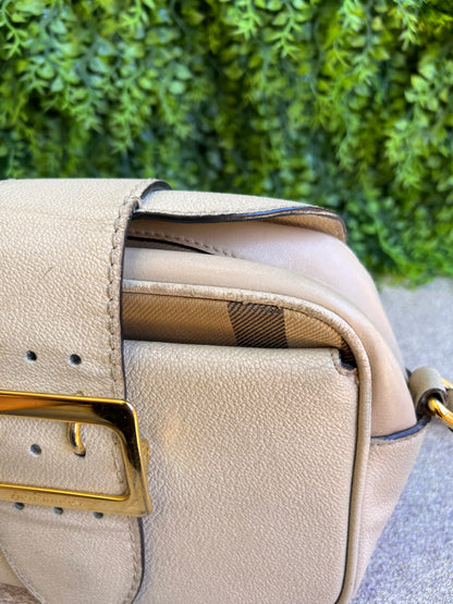 Burberry Buckle Câmera Bag