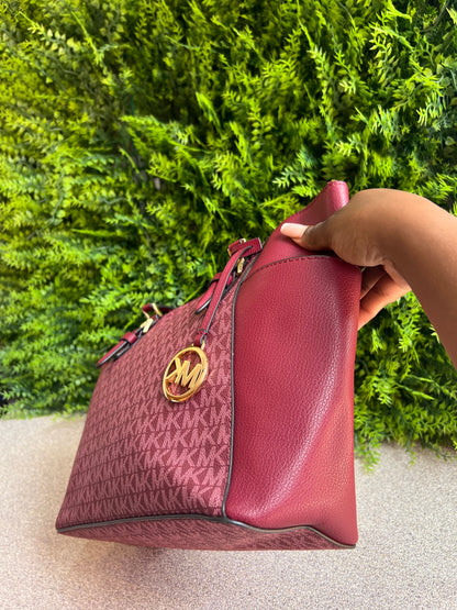 Michael Kors Charlotte Shopping Logo