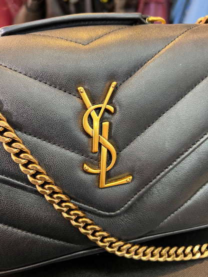 Saint Laurent Loulou Pequena preta