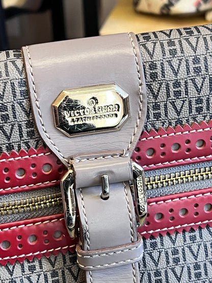 Victor Hugo Messenger Monograma