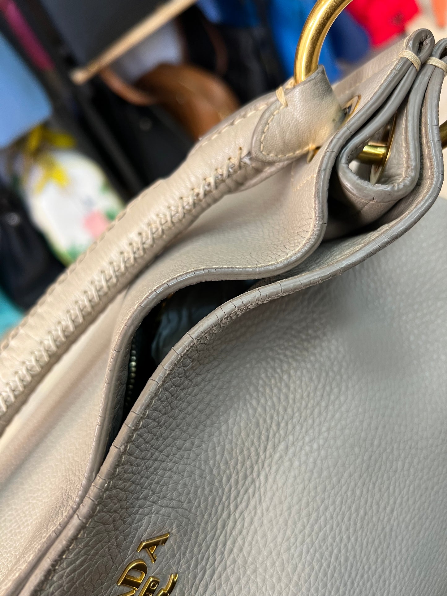 Prada Vitello Daino Cinza