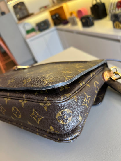 Louis Vuitton Pochette Métis Monograma