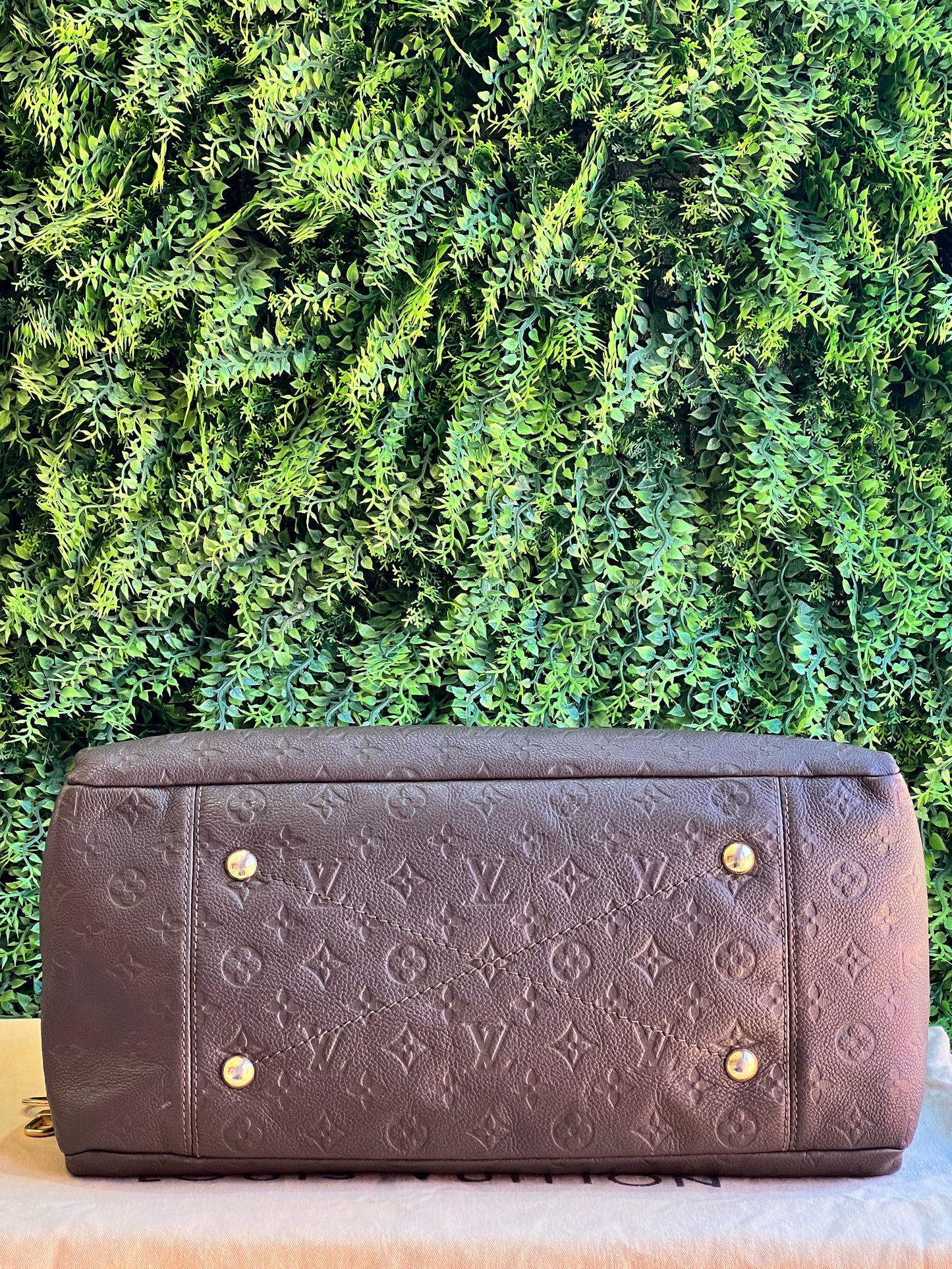 Louis Vuitton Artsy MM Monograma Marrom