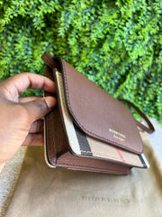 Burberry Check Crossbody Marrom